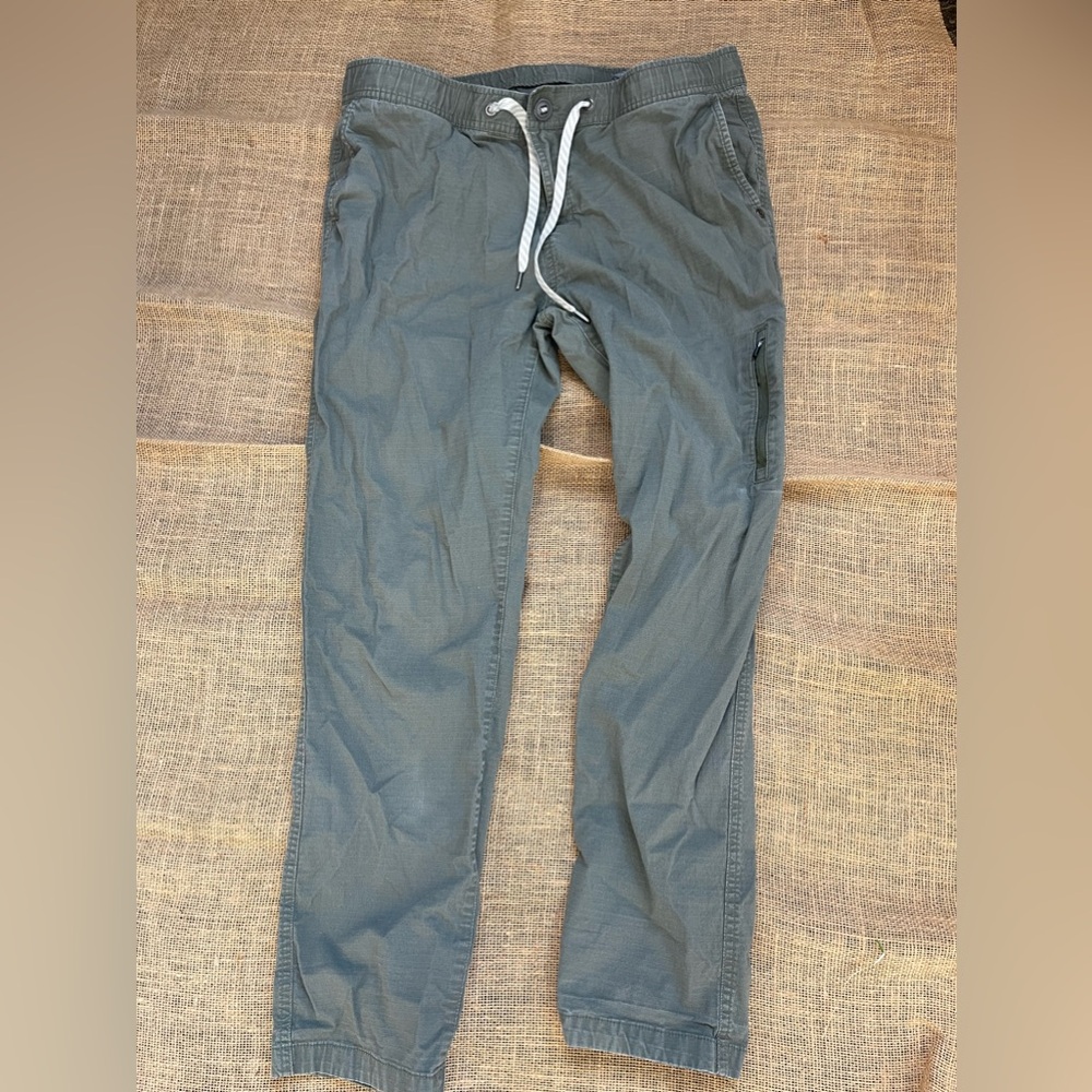 Vuori Womens Ripstop Pant Size XL olive Color

Women's DuraTerra Pants H12